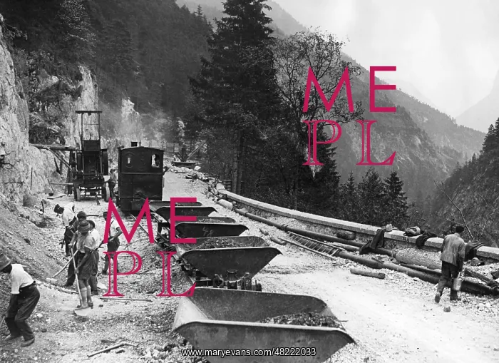 : Construction of the German Alpine Road in the Berchtesga : Construction of the German Alpine Road in the Berchtesga