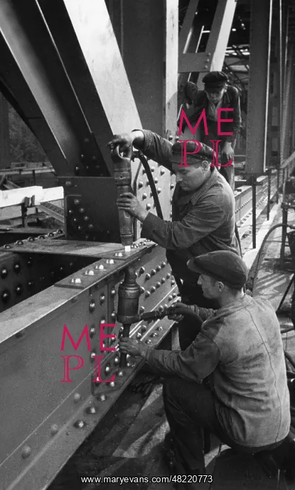 : Construction of a highway bridge, 1936 : Construction of a highway bridge, 1936