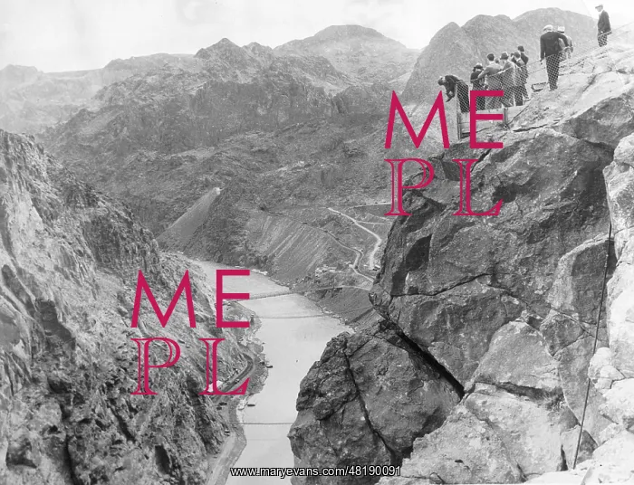 : Construction of the Hoover Dam, 1932 : Construction of the Hoover Dam, 1932