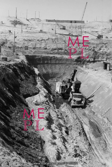 : Construction of the hydro-electric power station : Construction of the hydro-electric power station