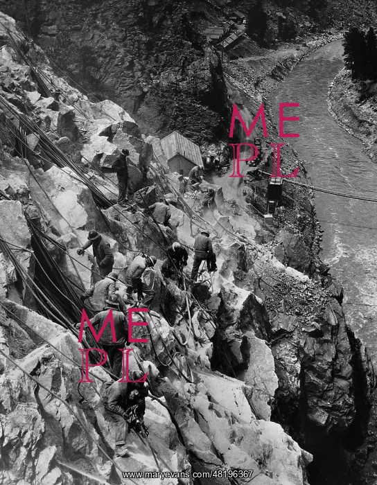 : Construction on the Seminoe Dam, 1937 : Construction on the Seminoe Dam, 1937