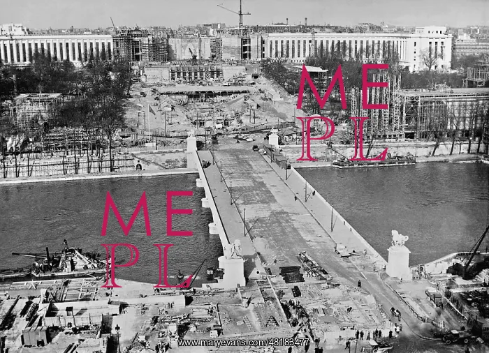 : Construction site of the Paris World Fair, 1937 : Construction site of the Paris World Fair, 1937