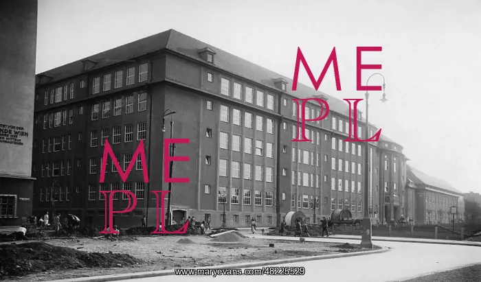 : Construction site in Vienna, 1932 : Construction site in Vienna, 1932