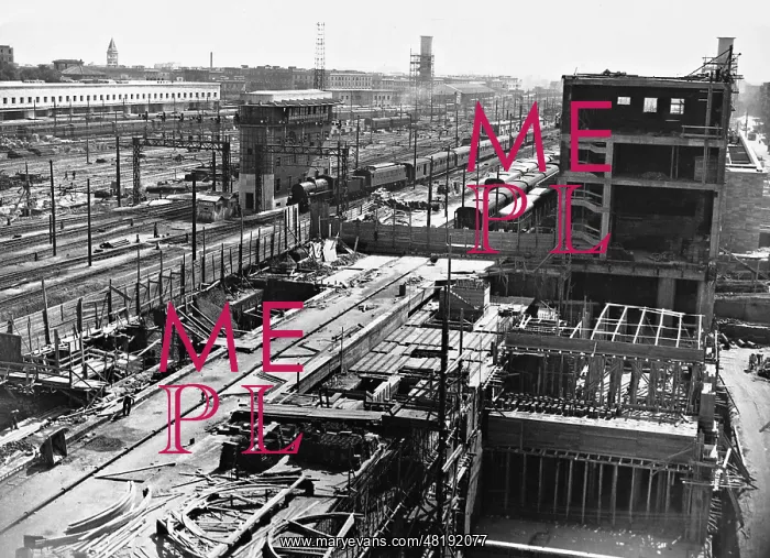: Construction of the Termini train station in Rome, 1940 : Construction of the Termini train station in Rome, 1940