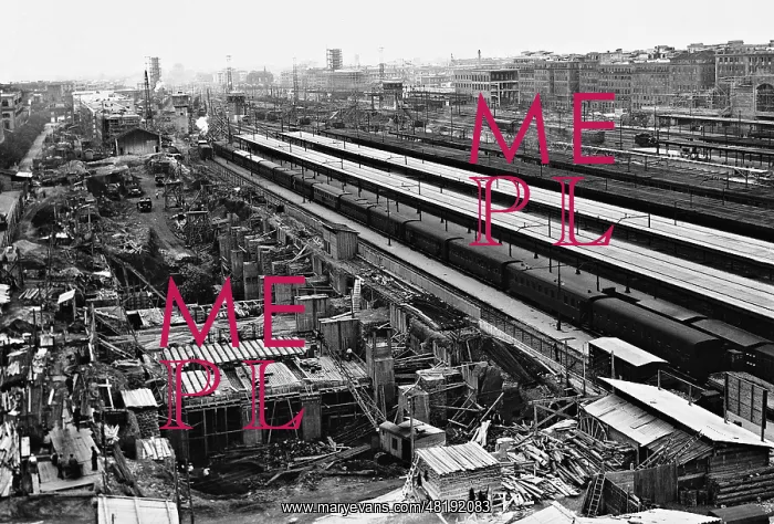 : Construction of the Termini train station in Rome, 1940 : Construction of the Termini train station in Rome, 1940