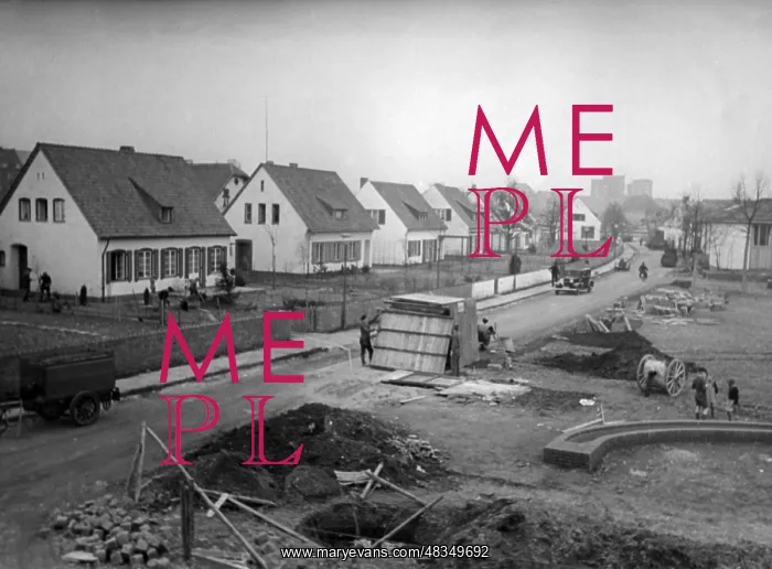 : Construction work for the exhibition Schaffendes : Construction work for the exhibition Schaffendes