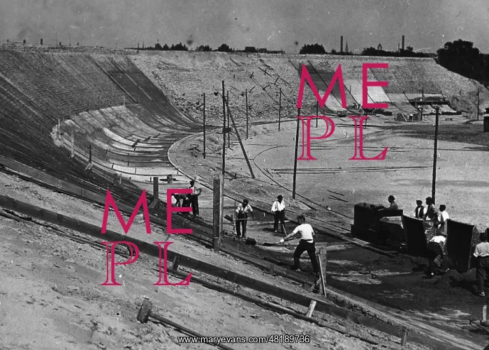 : Construction works at the Avus, 1936 : Construction works at the Avus, 1936