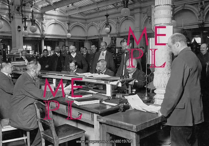 : Conveyor belt in the telegraph office in Berlin, 1909 : Conveyor belt in the telegraph office in Berlin, 1909