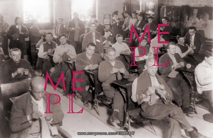 : Convicts knitting in one of their classrooms ? : Convicts knitting in one of their classrooms ?
