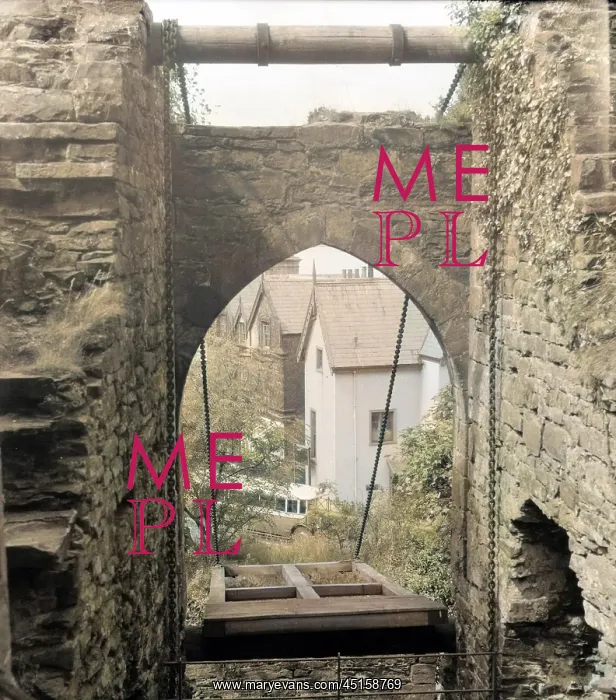 : CONWAY CASTLE DRAWBRIDGE : CONWAY CASTLE DRAWBRIDGE