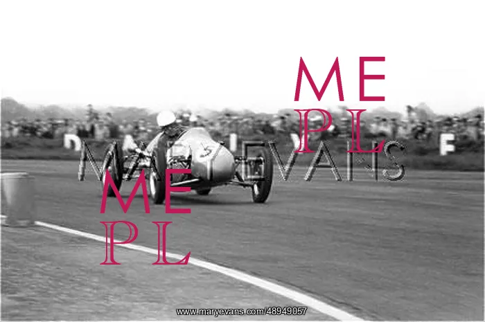 : Cooper Mk VIII at Silverstone, England : Cooper Mk VIII at Silverstone, England