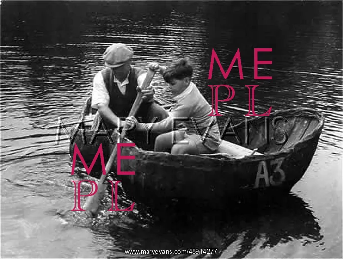 : CORACLE FISHERMAN : CORACLE FISHERMAN