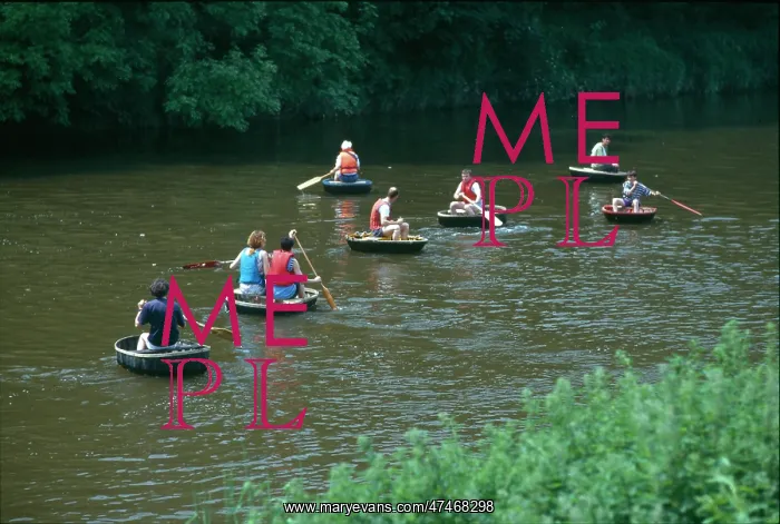 : Coracle Regatta at Coalbrookdale : Coracle Regatta at Coalbrookdale