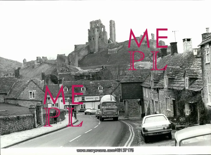 : Corfe Castle, Dorset : Corfe Castle, Dorset