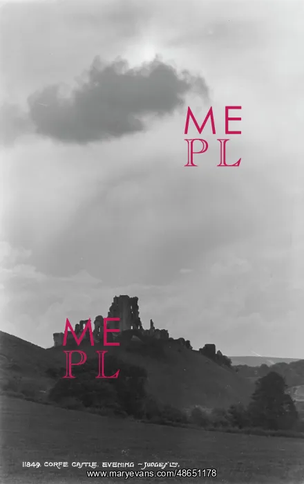 : Corfe Castle in the Evening : Corfe Castle in the Evening