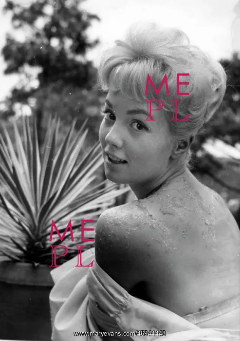 : Corinne Calvet : Corinne Calvet