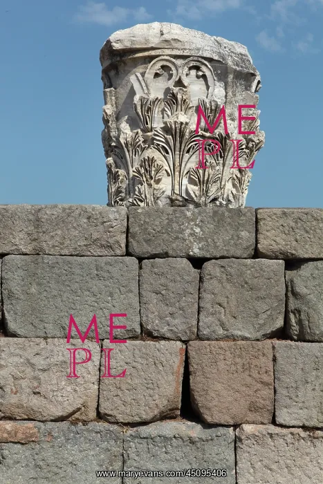 : Corinthian capital, Pergamon, Bergama, Izmir, Turkey : Corinthian capital, Pergamon, Bergama, Izmir, Turkey