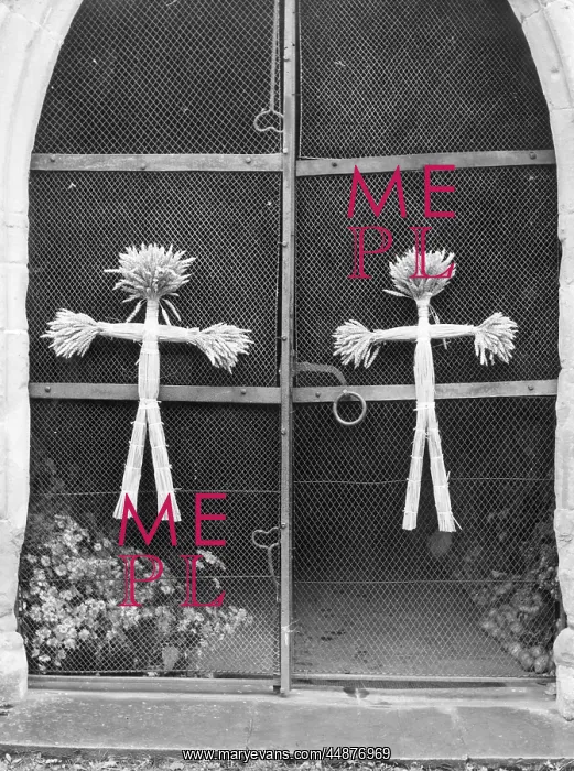 : CORN DOLLIES : CORN DOLLIES