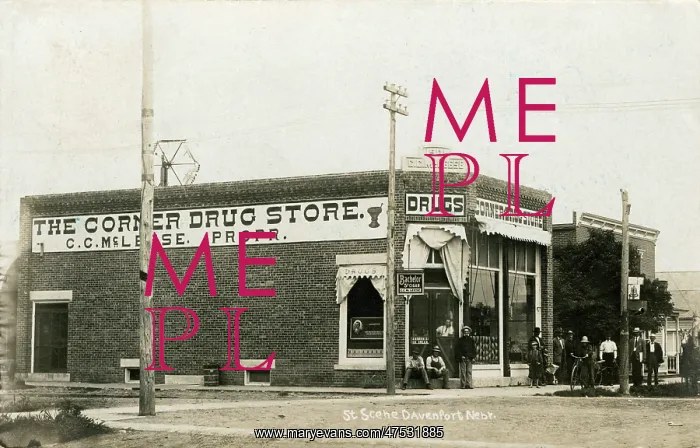 : A corner shop drug store (pharmacy), Davenport, Nebraska : A corner shop drug store (pharmacy), Davenport, Nebraska