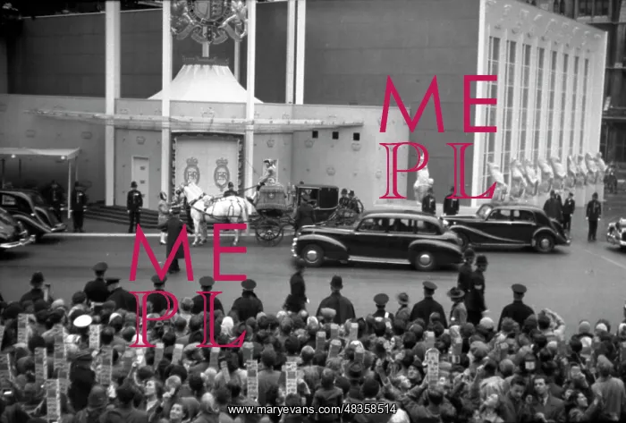 : Coronation. Coach arriving with VIP : Coronation. Coach arriving with VIP