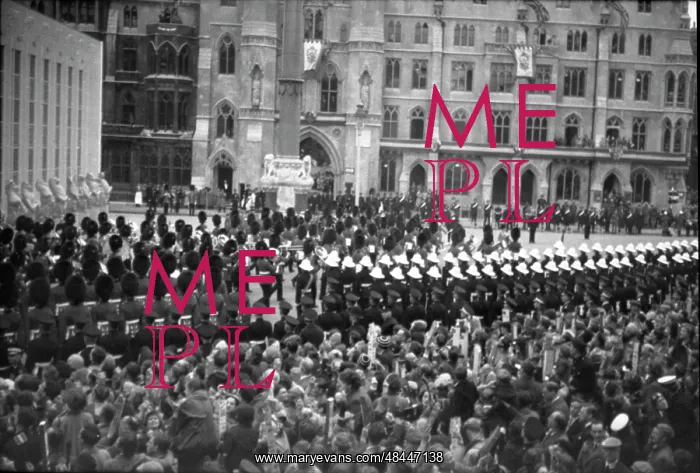 : Coronation. Guards Band Queen's escort : Coronation. Guards Band Queen's escort