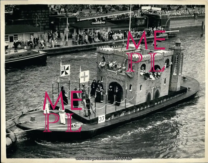 : Coronation pageant on River Thames, Black Prince : Coronation pageant on River Thames, Black Prince