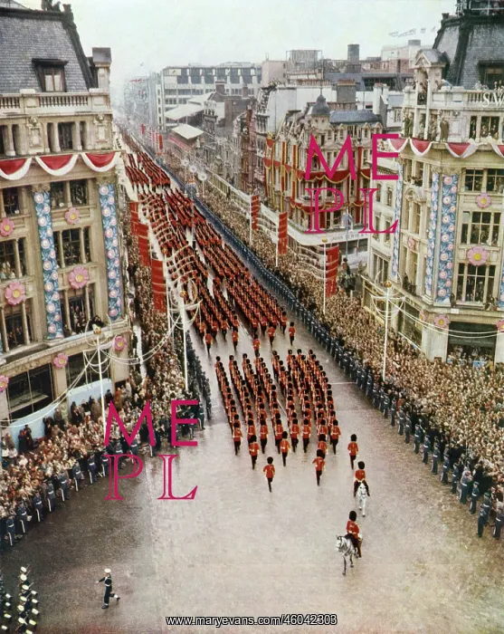 : Coronation procession at Oxford Circus, 1953 : Coronation procession at Oxford Circus, 1953