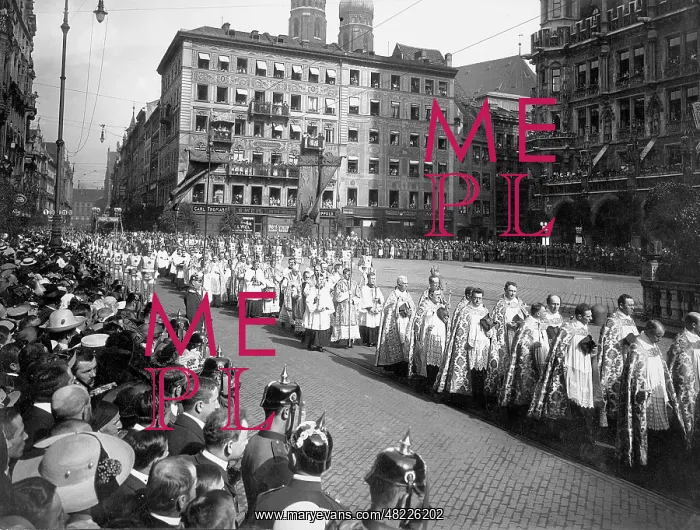 : Corpus Christi Procession, 1914 : Corpus Christi Procession, 1914