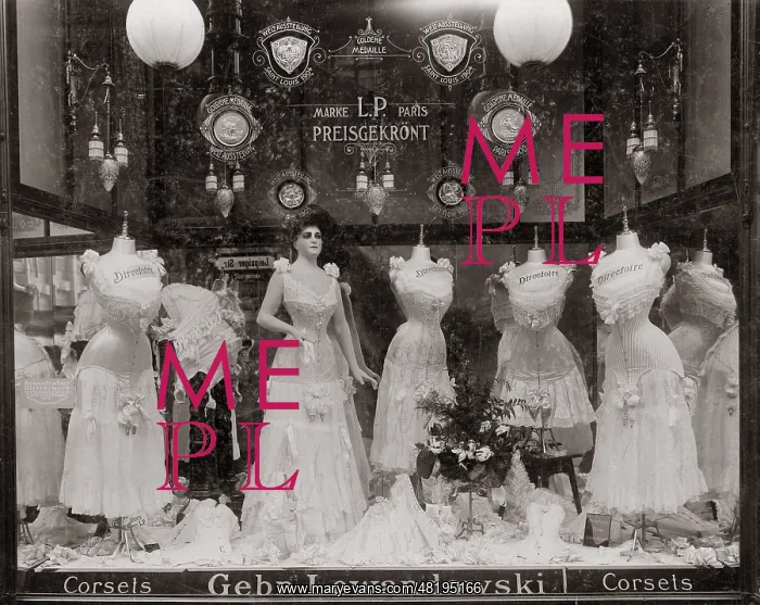 : Corset, 1909 : Corset, 1909