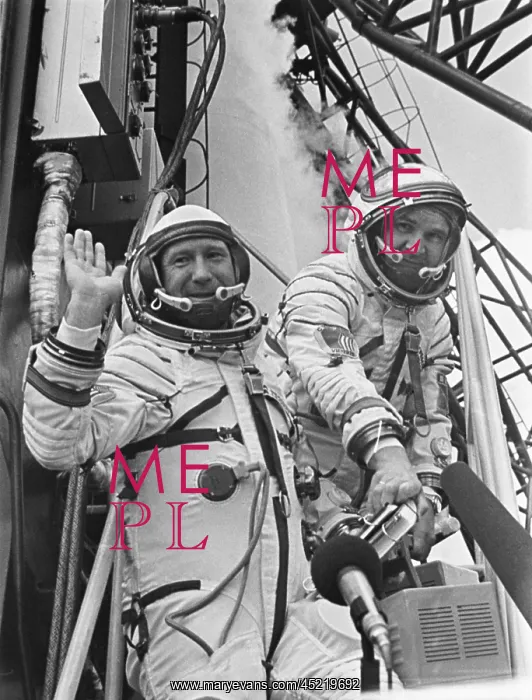 : Cosmonauts Aleksey Leonov (left) and Valeriy ? : Cosmonauts Aleksey Leonov (left) and Valeriy ?