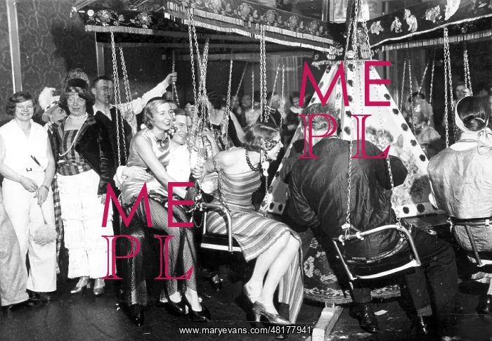 : Costume ball in Berlin, 1932 : Costume ball in Berlin, 1932