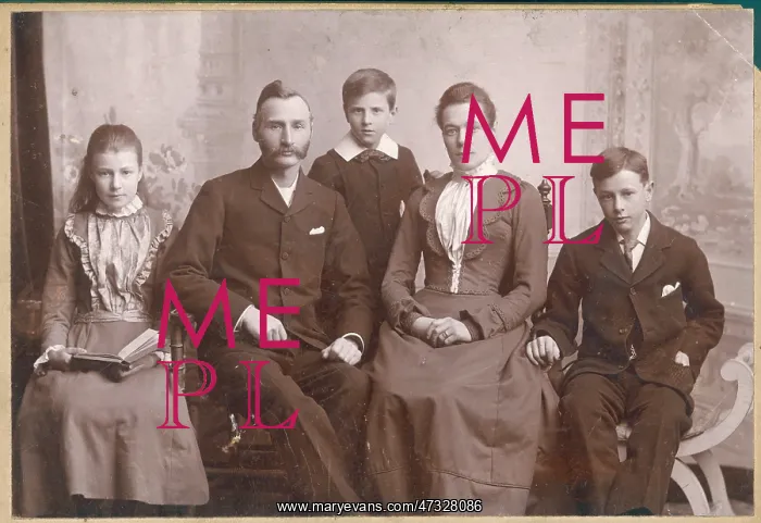 : Costume - Family 1890s : Costume - Family 1890s