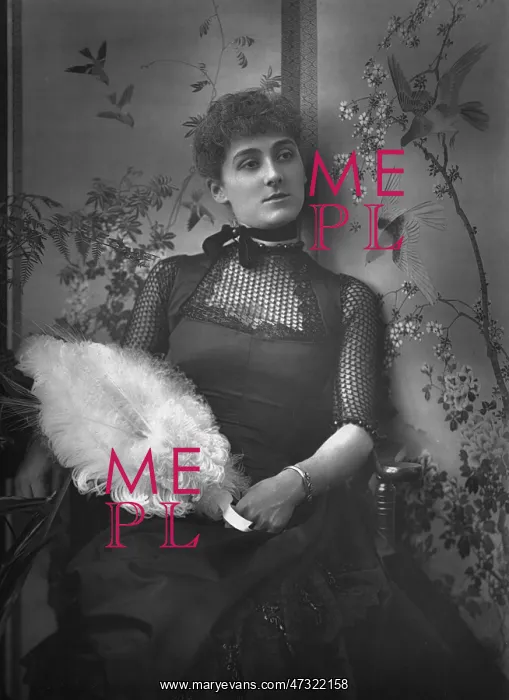 : Costume Photo 1889 : Costume Photo 1889