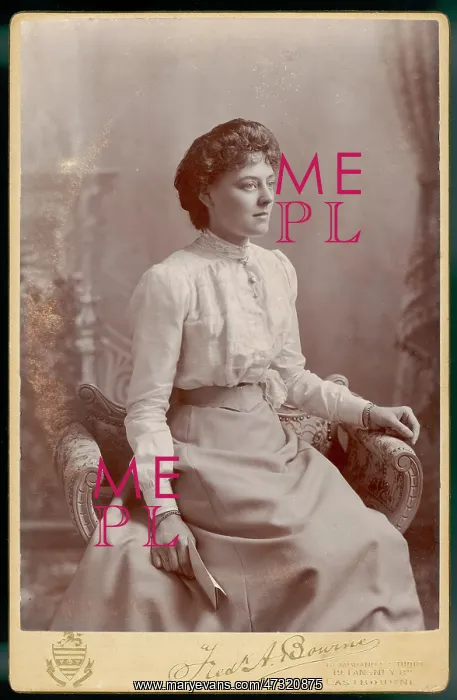 : Costume - Photo 1902 : Costume - Photo 1902
