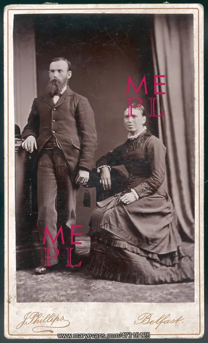 : Costume - Photo - Phillips : Costume - Photo - Phillips