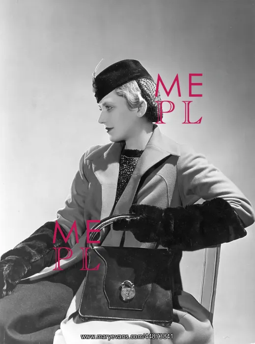 : Costume - Seal Gloves 1935 : Costume - Seal Gloves 1935