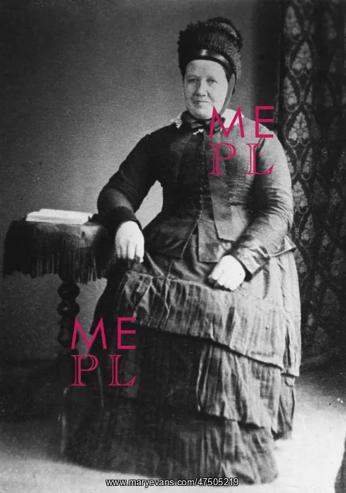 : COSTUME / WOMEN C.1880 : COSTUME / WOMEN C.1880