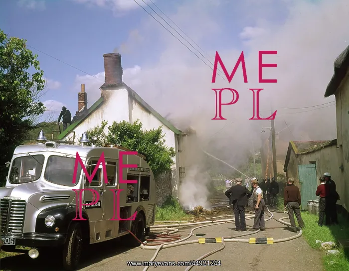 : Cottage on fire, Exminster, Devon : Cottage on fire, Exminster, Devon