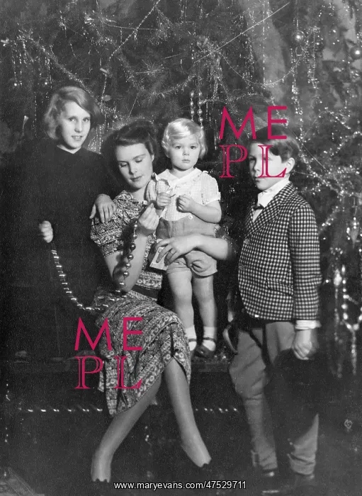 : Countess of Rosse and her children : Countess of Rosse and her children