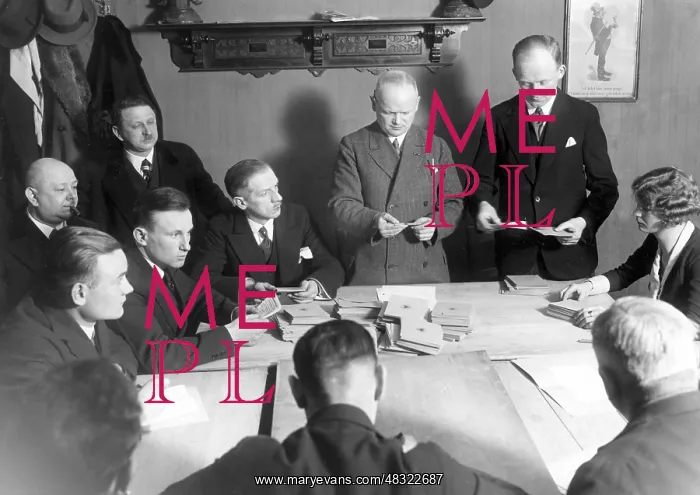 : Counting of votes after the Reich presidential election : Counting of votes after the Reich presidential election