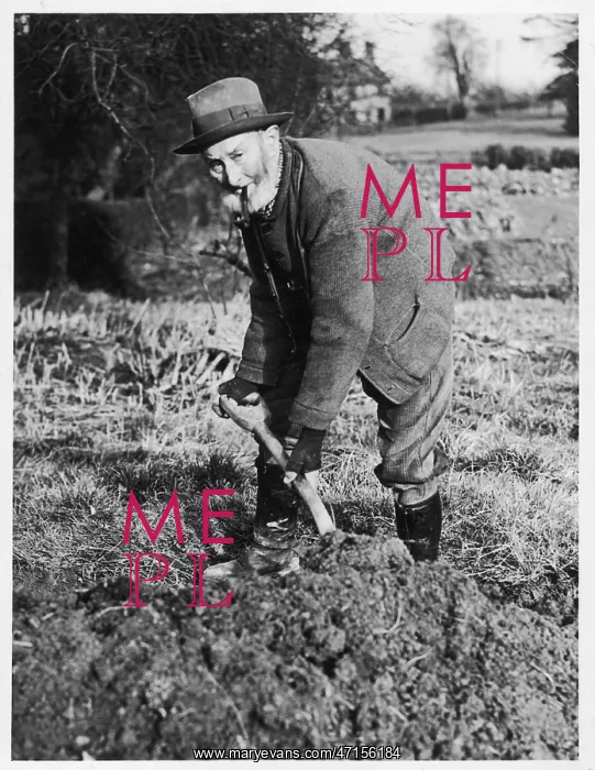  : Countryman digging