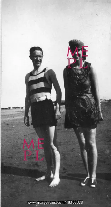  : Couple on a beach, Fregene