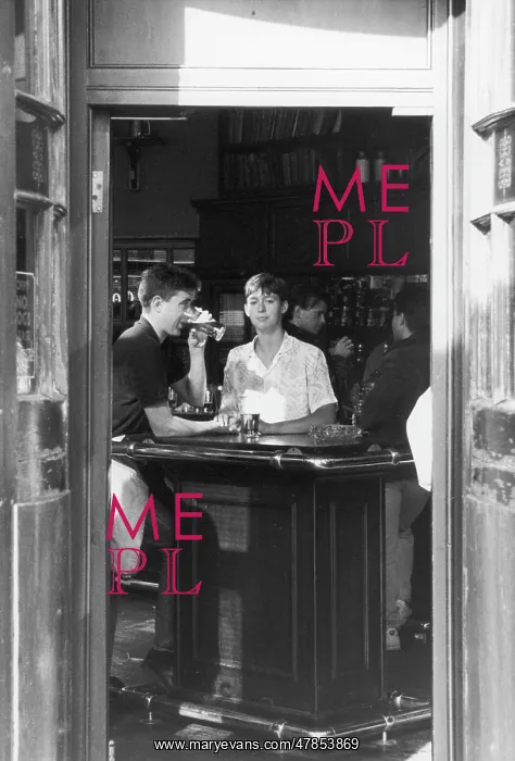 : A couple drinking in a Camden pub, London : A couple drinking in a Camden pub, London