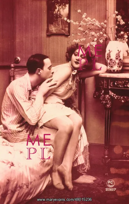  : Couple in erotic bedroom scene
