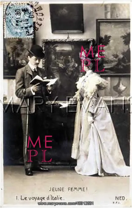 : COUPLE IN A GALLERY : COUPLE IN A GALLERY