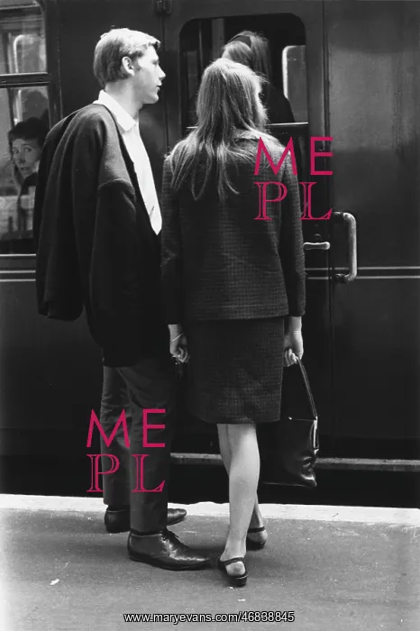 : Couple at King's Cross Station : Couple at King's Cross Station