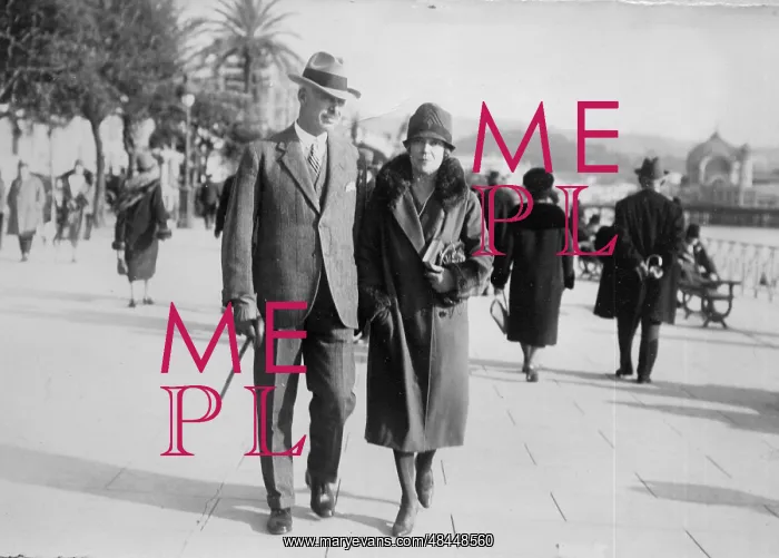  : A couple in Nice, France
