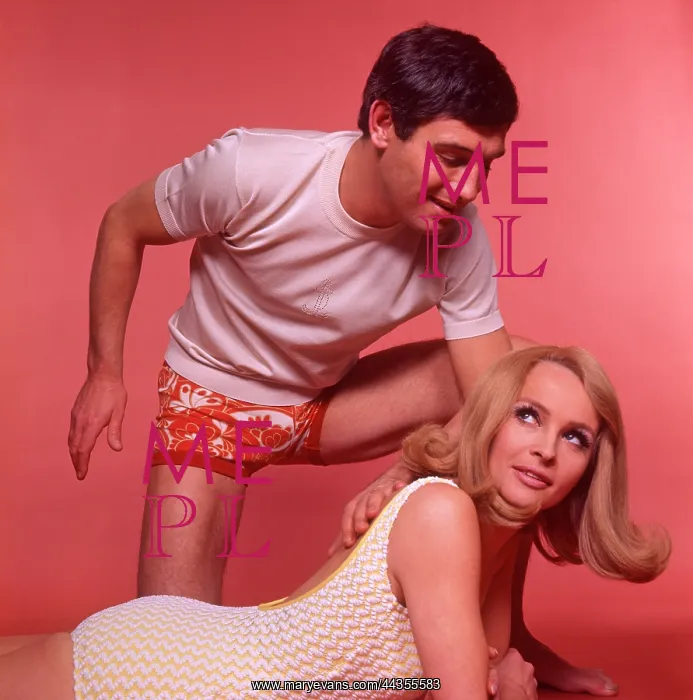 : Couple in summer outfits : Couple in summer outfits