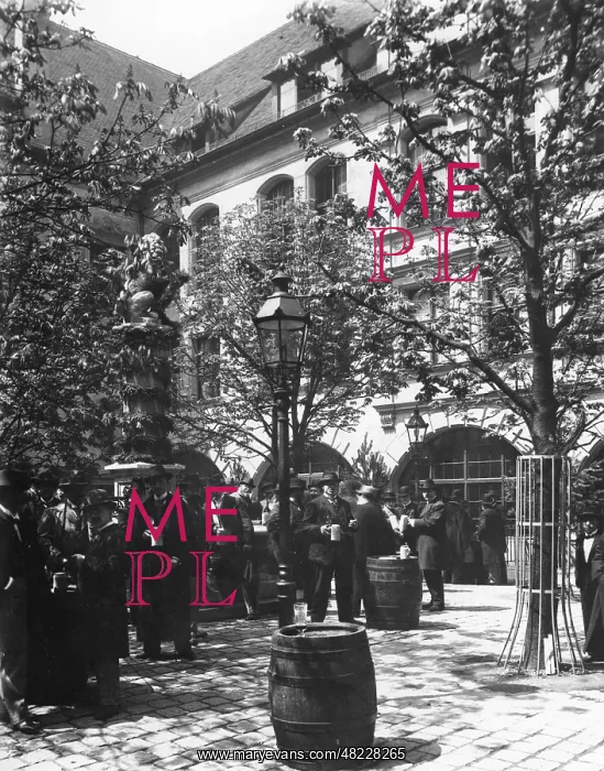 : Courtyard of the Hofbraeuhaus in Munich : Courtyard of the Hofbraeuhaus in Munich