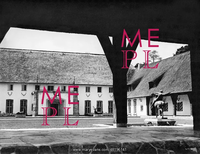: Courtyard of Karinhall, 1938 : Courtyard of Karinhall, 1938